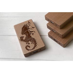 Деревянный внешний аккумулятор Maple с гравировкой Dragon лучшая модель в Одессе